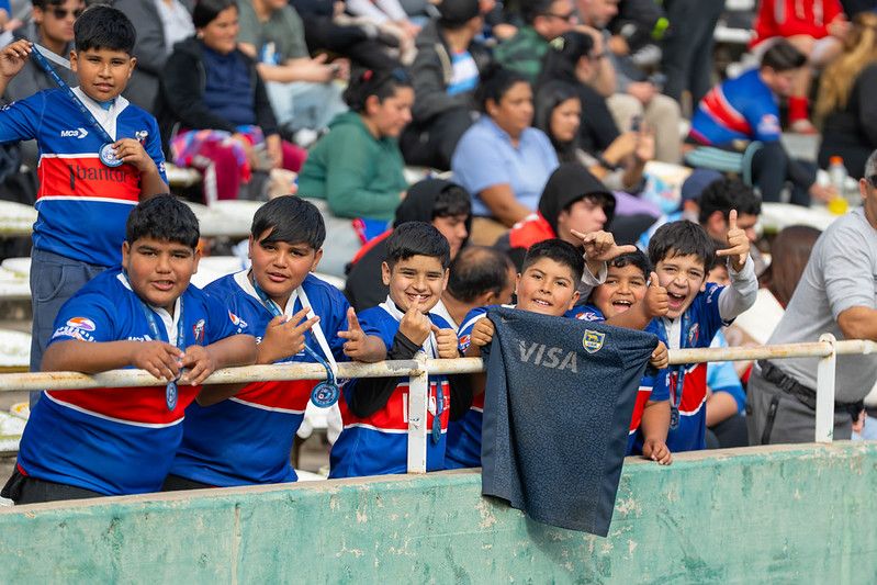 LOS PUMAS ENTRENARON EN CÓRDOBA CON EL ALIENTO DE SU PÚBLICO