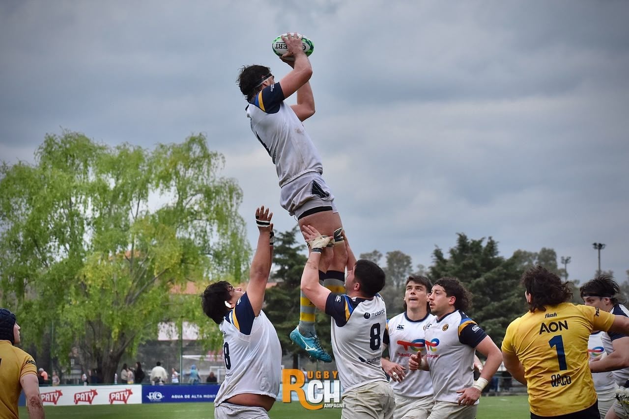 Hindú se floreó en Don Torcuato, está entre los cuatro mejores y complicó a La Plata con el descenso.
