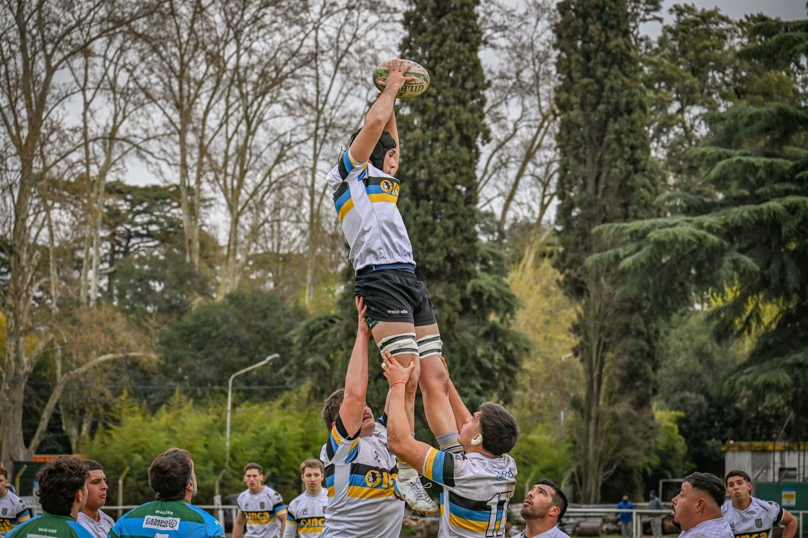 TRIUNFO ARROLLADOR DE LOS CEDROS QUE MANTIENE EL INVICTO Y PALPITA EL ASCENSO A SEGUNDA