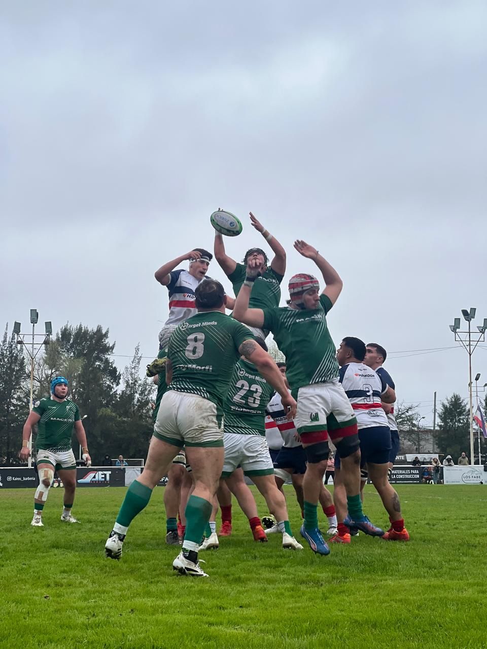 LOS PINOS DIO EL GOLPE DE LA FECHA Y VENCIÓ A TIGRE