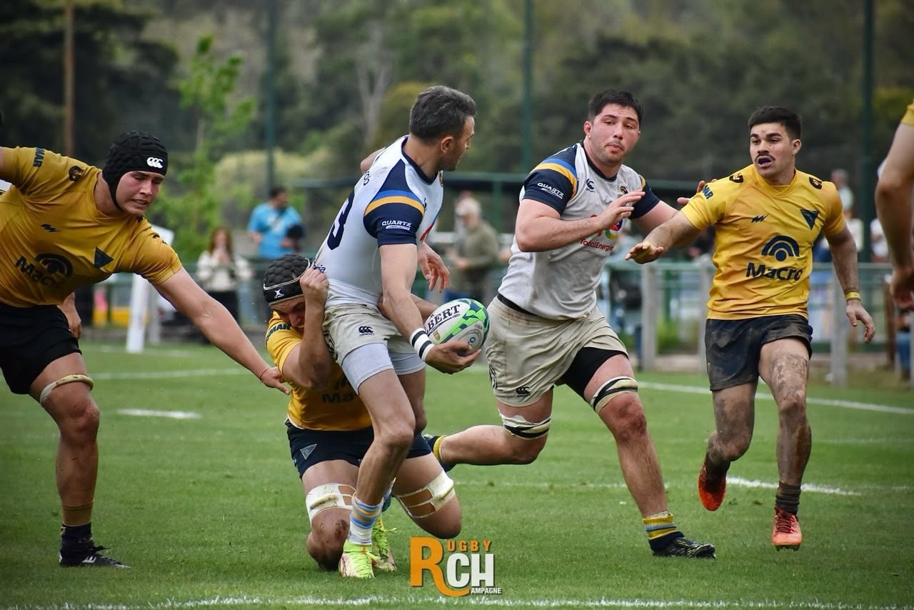 Hindú se floreó en Don Torcuato, está entre los cuatro mejores y complicó a La Plata con el descenso.
